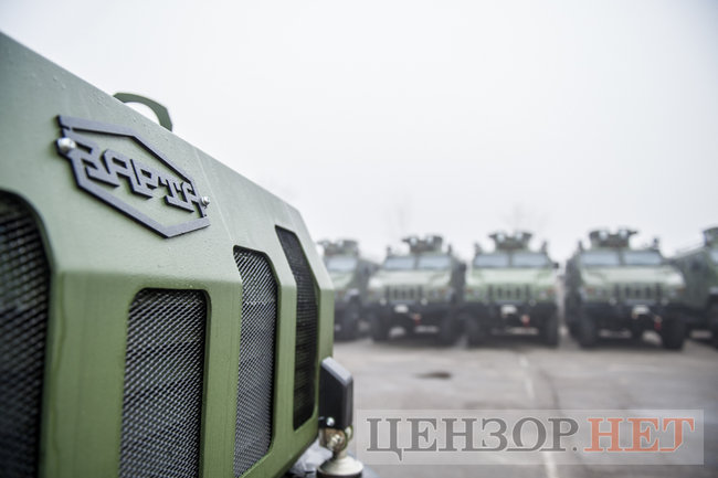 НГУ та Міноборони достроково отримали партію бронемашин &quot;Варта&quot;, які відправлять в зону АТО